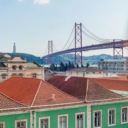 Alcantara River Stays Lisboa